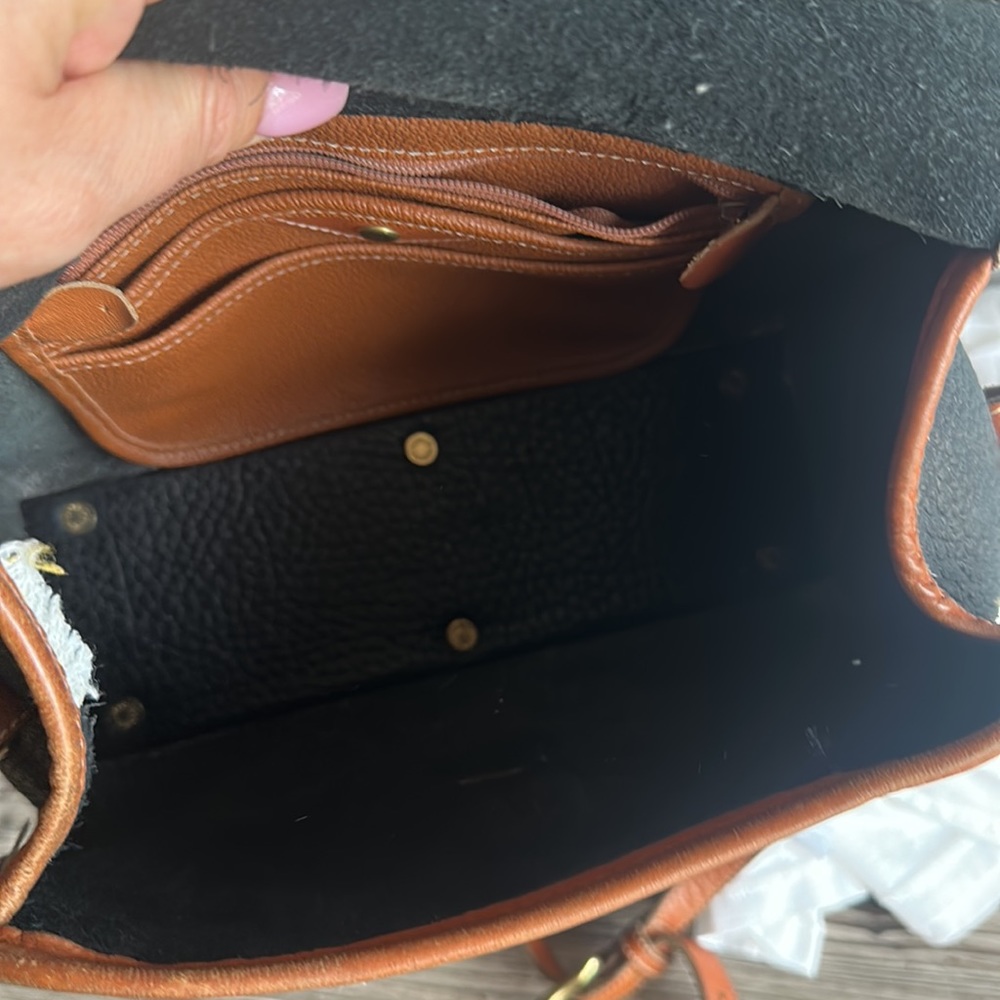 Dooney & Bourke crossbody purse good used condition - Picture 9 of 15